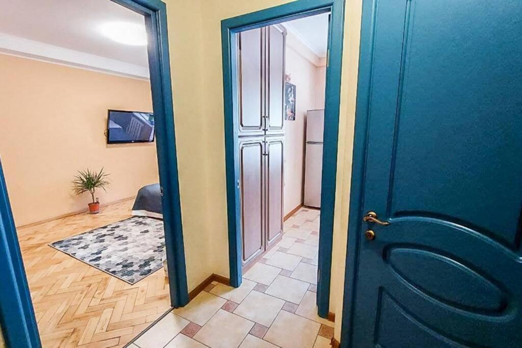 Appartement Cozy Flat à Kiev Extérieur photo